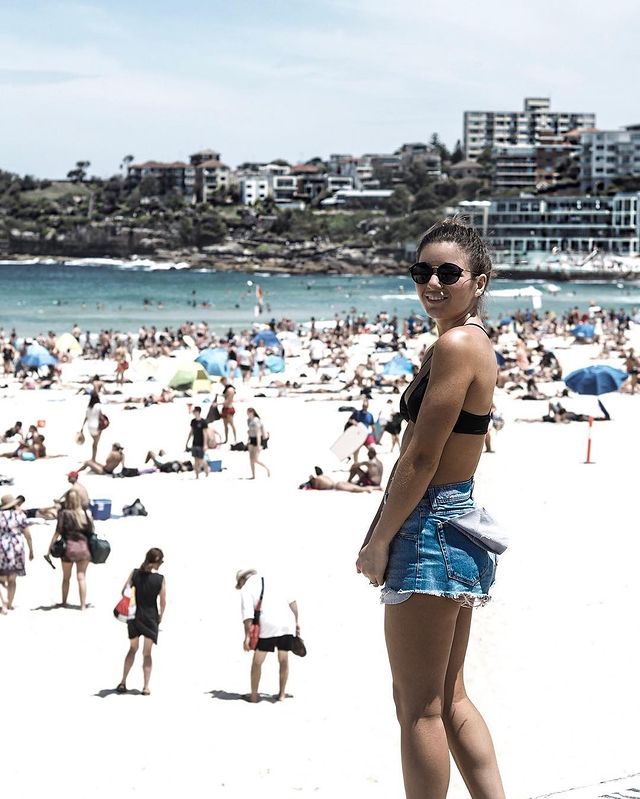 Why Is Bondi Beach So Famous? Personal Experience